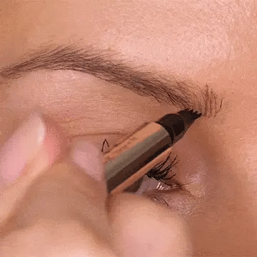 OFERTĂ 1+1 GRATUIT Creion Cosmetic pentru Sprâncene 3D – Ofertele Zilei